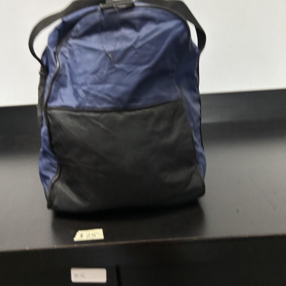 Vintage Nike Blue Black Duffel Bag Soft Case Gym Travel Men Nylon Sports Weekend - Picture 7 of 15
